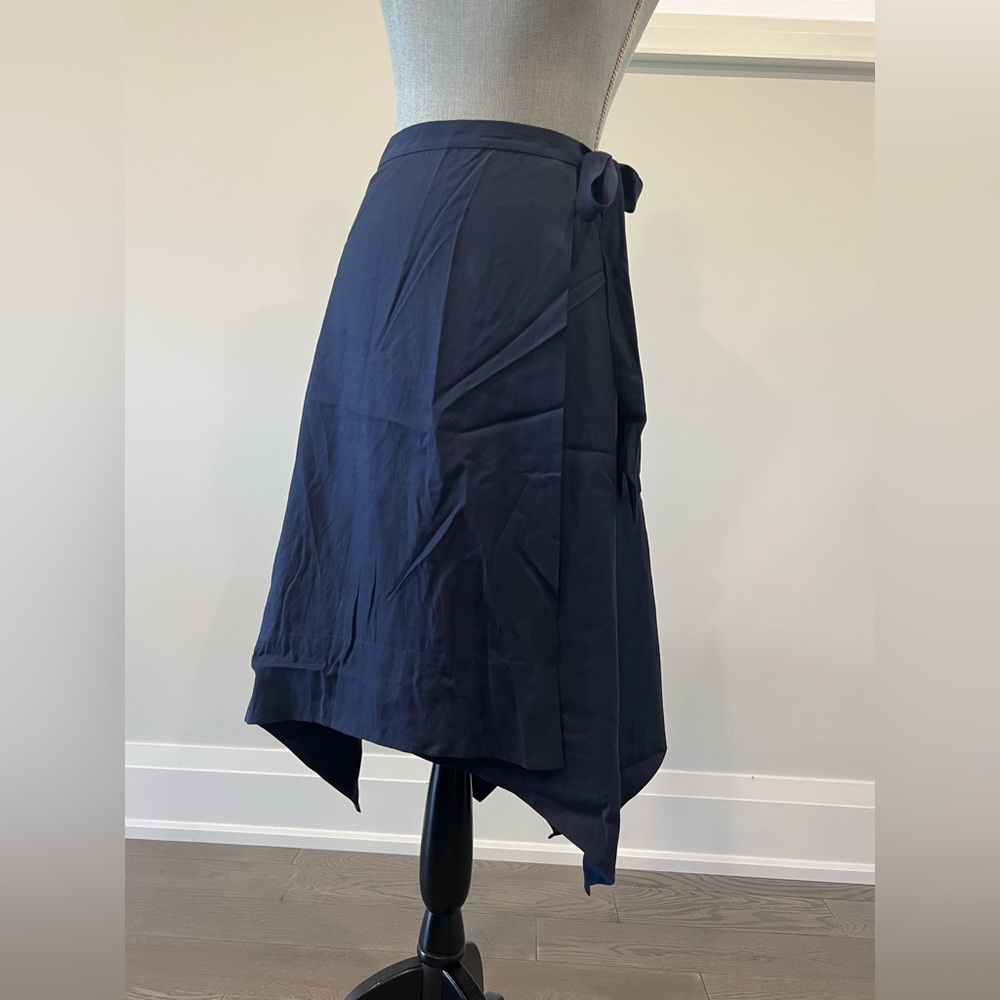 BCBG ASYMMETRICAL WRAP SKIRT (SIZE: L)